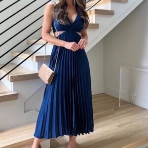 A&F Abercrombie Giselle Dark Blue Pleated Cutout spaghetti Strap Dress. LARGE.